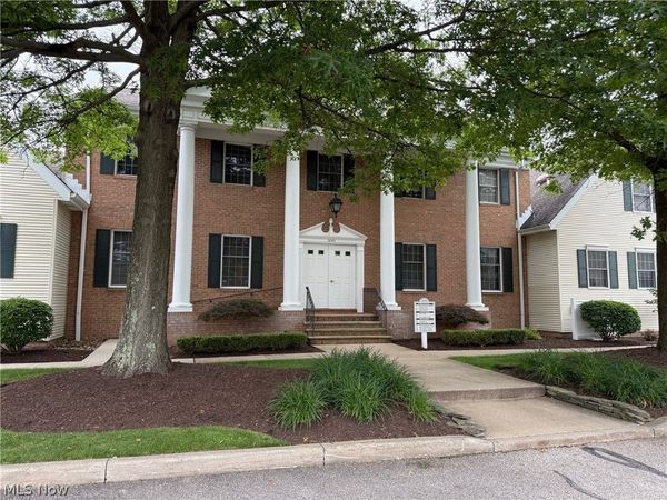 255 Park Place , Chagrin Falls, OH 44022