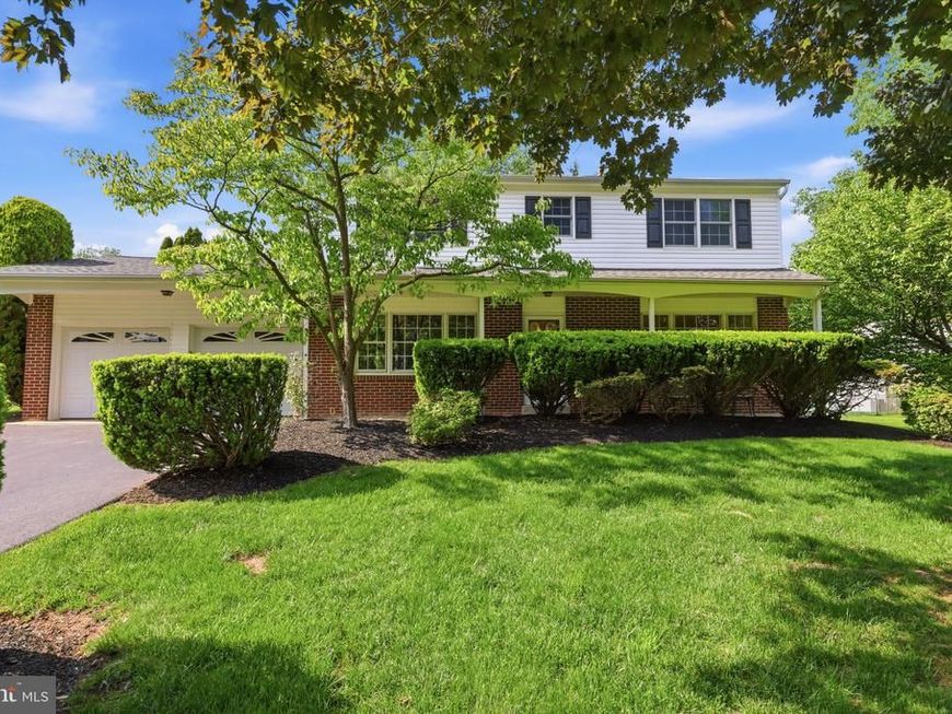 121 Buck Hill Drive, Southampton, PA 18966 Main Photo