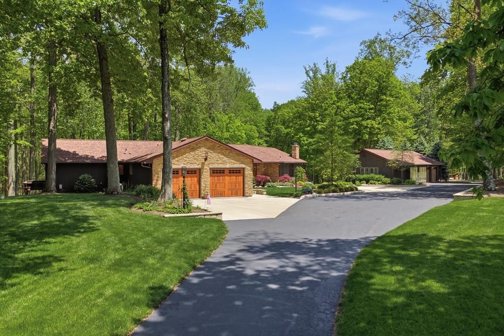 1833 E Hanley Road, Lucas, OH 44843 Main Photo