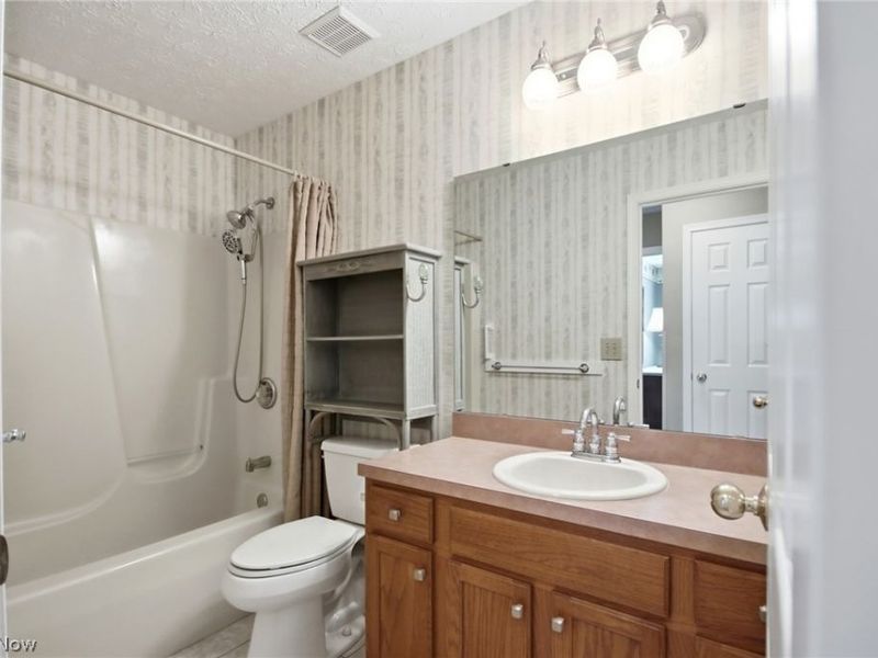 446 Rockledge Lane, Brunswick, OH 44212 Photo 24