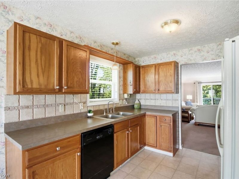 446 Rockledge Lane, Brunswick, OH 44212 Photo 3