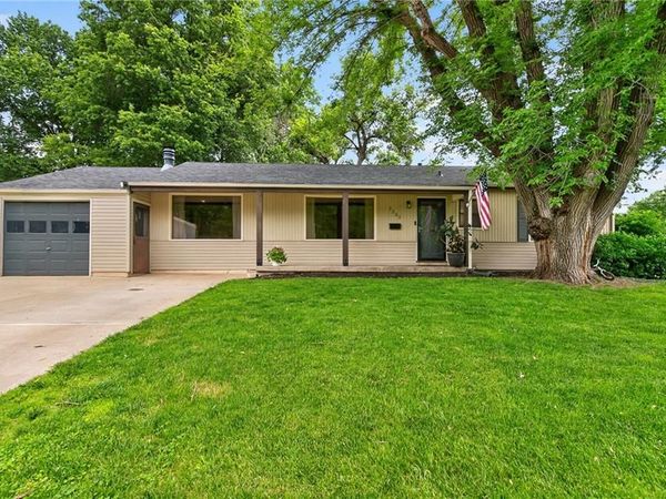 7323 Outlook Street, Overland Park, KS 66204