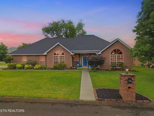 1311 Flanders Lane, Maryville, TN 37803