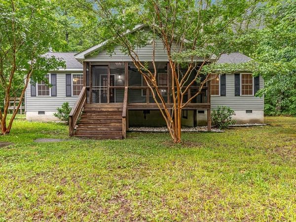 251 Bronson St, HAGUE, VA 22469