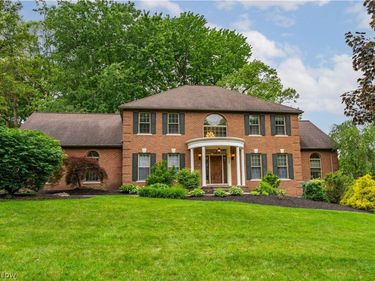 5205 Foxchase Avenue NW, Canton, OH 44718