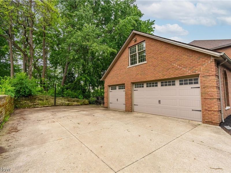 5205 Foxchase Avenue NW, Canton, OH 44718 Photo 3