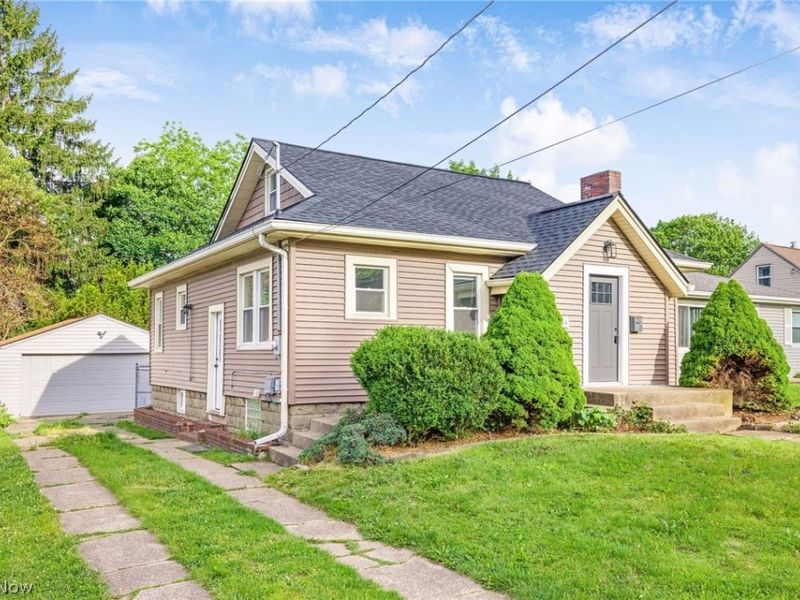 184 Edgehill Drive , Akron, OH 44312 Photo 3