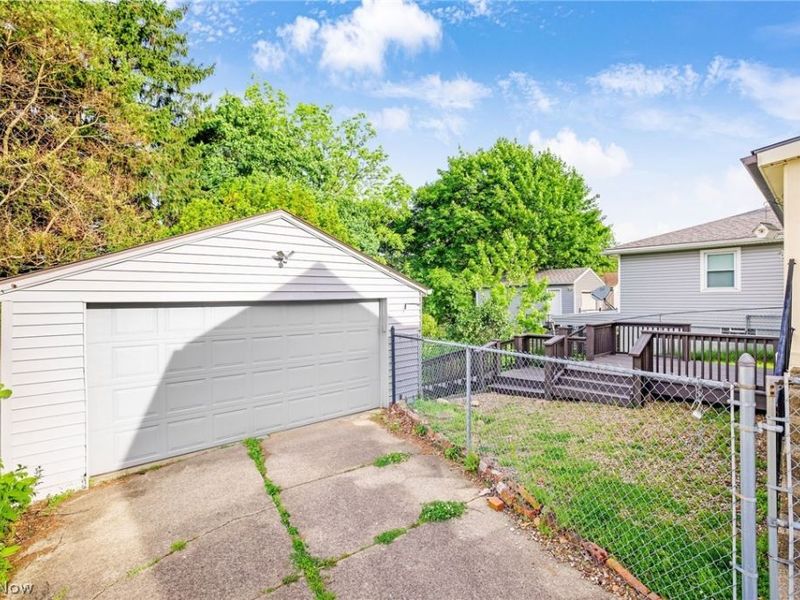 184 Edgehill Drive , Akron, OH 44312 Photo 4