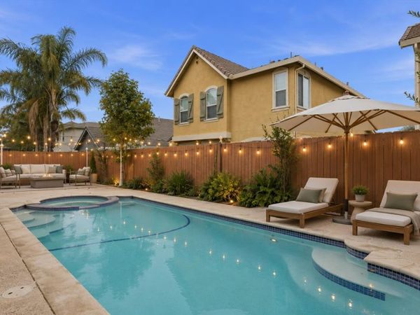 2271 Robert Gabriel Dr, Tracy, CA 95377