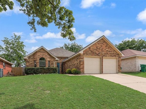 907 Sharp Drive , Cedar Hill, TX 75104