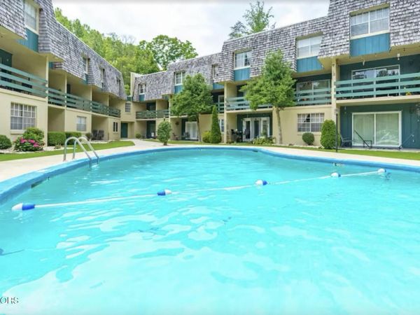 260 Roaring Fork Rd, Gatlinburg, TN 37738