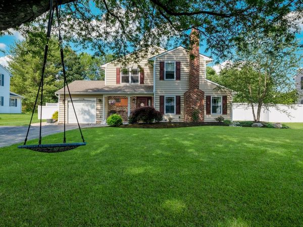 239 BURGUNDY LANE , NEWTOWN, PA 18940