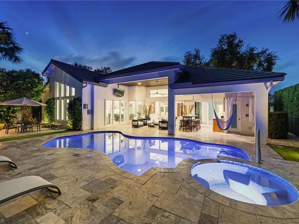 240 Silverado DR, NAPLES, FL 34119