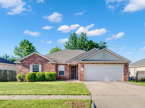 410 E Meadow Wood Lane , Rogers, AR 72758