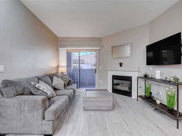 855 N Stephanie Street, Unit 1013, Henderson, NV 89014