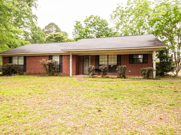 604 W University , Magnolia, AR 71753