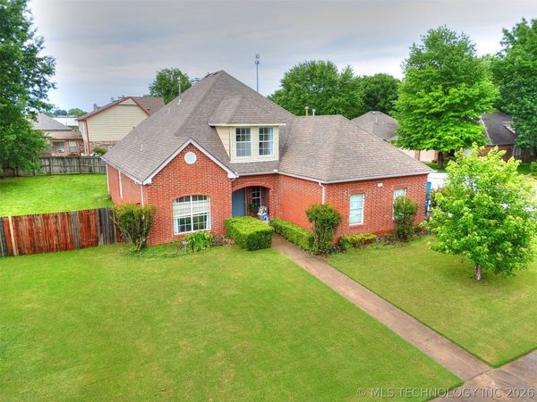 100 S Sycamore Avenue, Broken Arrow, OK 74012