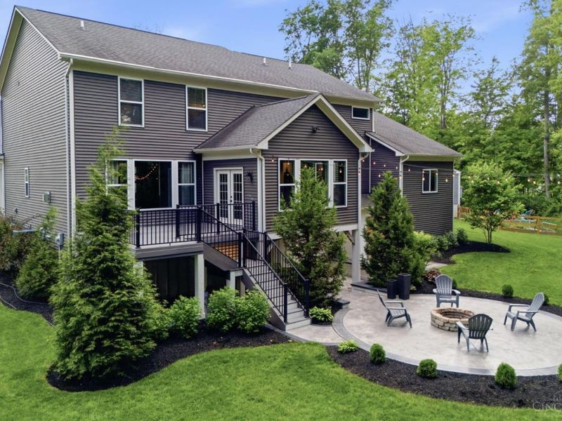 1086 Stableview Circle, Maineville, OH 45039 Photo 2