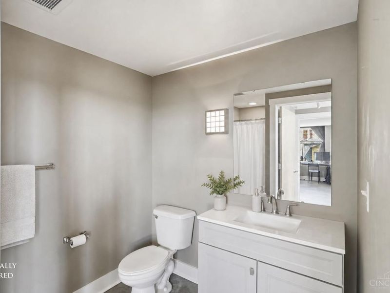 353 W Fourth Street, Unit 401, Cincinnati, OH 45202 Photo 12