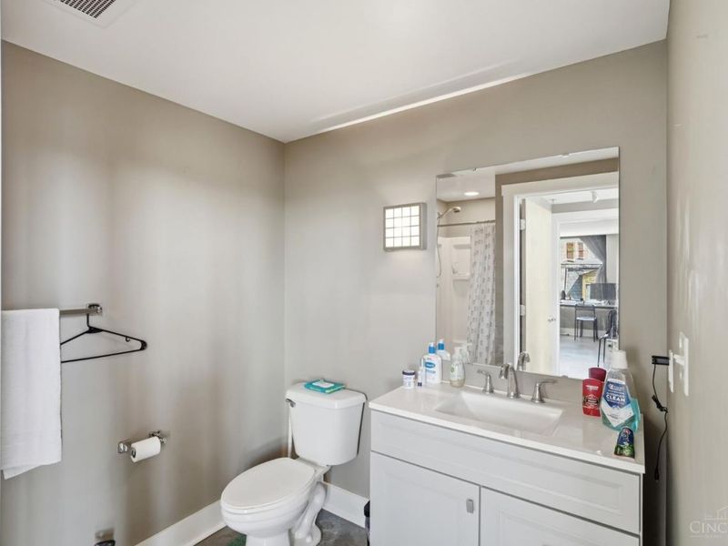 353 W 4th Street, Unit 401, Cincinnati, OH 45202 Photo 14