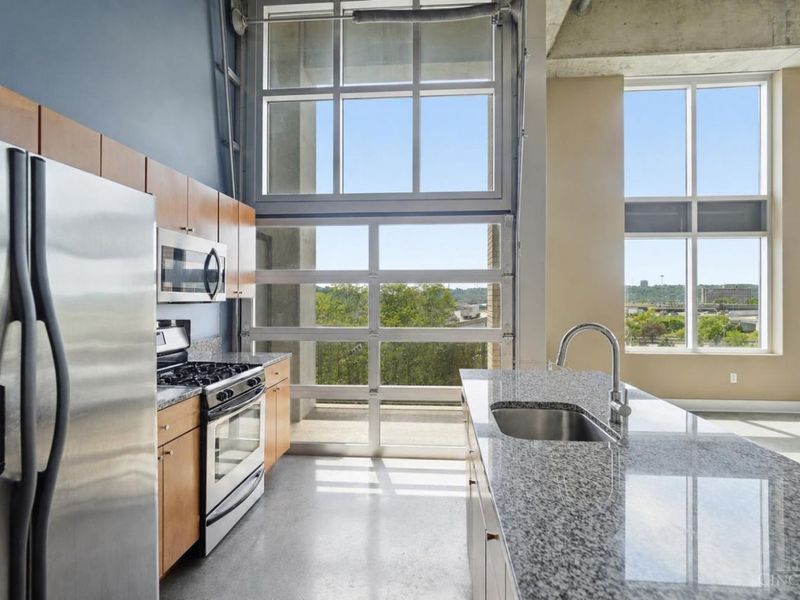 353 W Fourth Street, Unit 401, Cincinnati, OH 45202 Photo 6