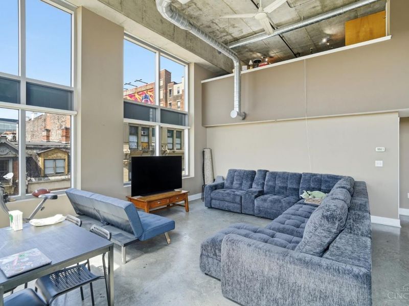 353 W 4th Street, Unit 401, Cincinnati, OH 45202 Photo 6