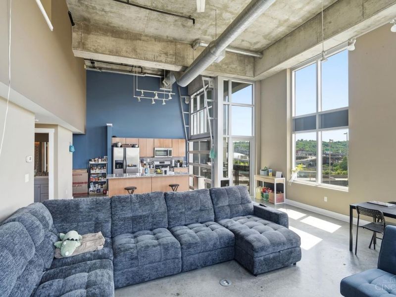 353 W 4th Street, Unit 401, Cincinnati, OH 45202 Photo 7