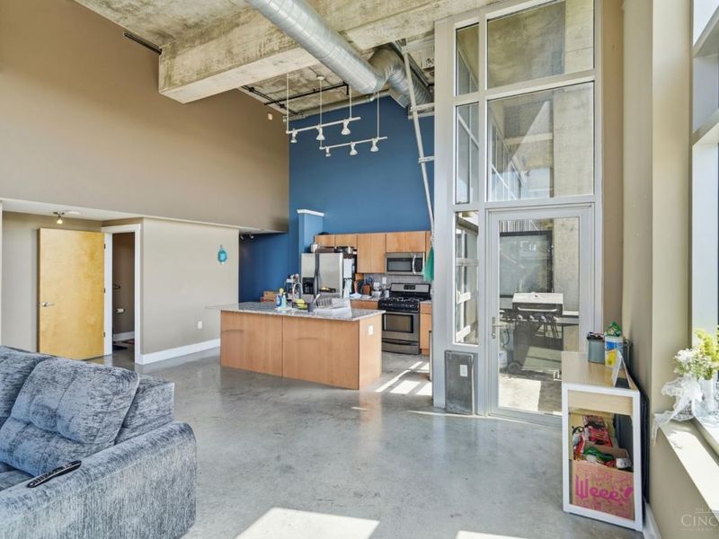 353 W 4th Street, Unit 401, Cincinnati, OH 45202 Photo 9