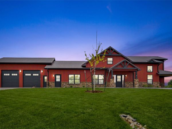 1524 260th Street , Winterset, IA 50273