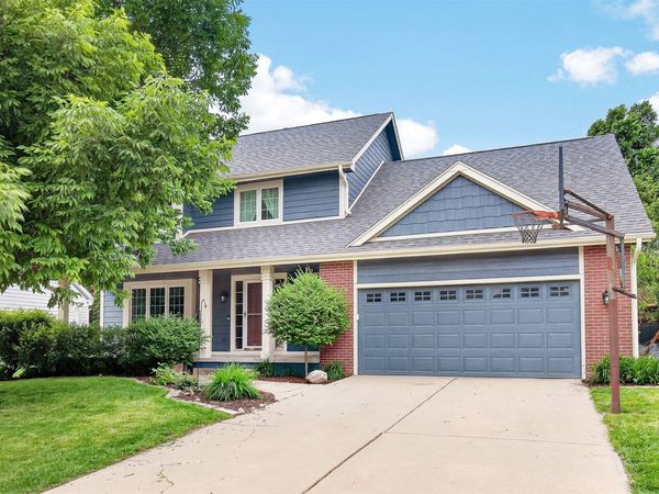 158 56th Place , West Des Moines, IA 50266