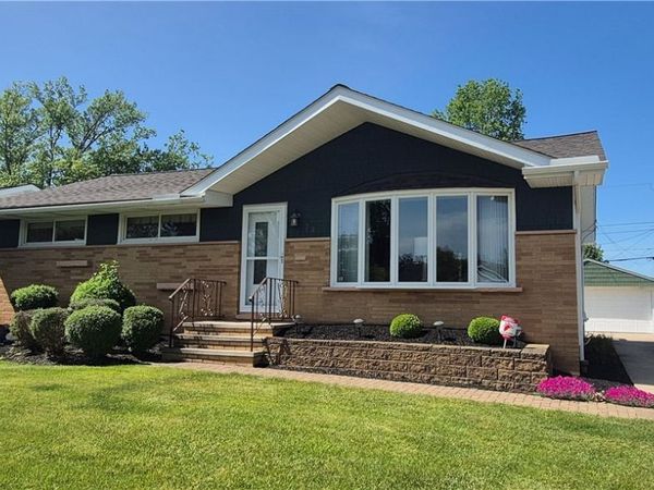 73 E Hillsdale Avenue, Seven Hills, OH 44131