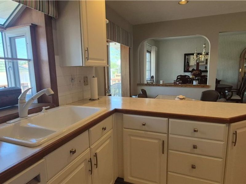73 E Hillsdale Avenue, Seven Hills, OH 44131 Photo 14