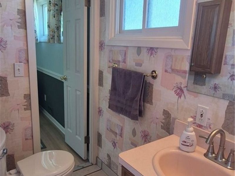 73 E Hillsdale Avenue, Seven Hills, OH 44131 Photo 16