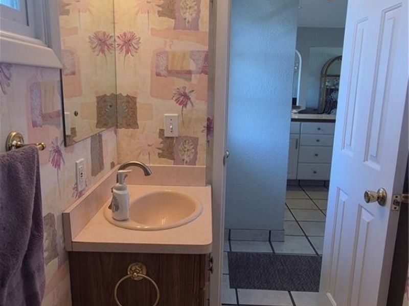 73 E Hillsdale Avenue, Seven Hills, OH 44131 Photo 17
