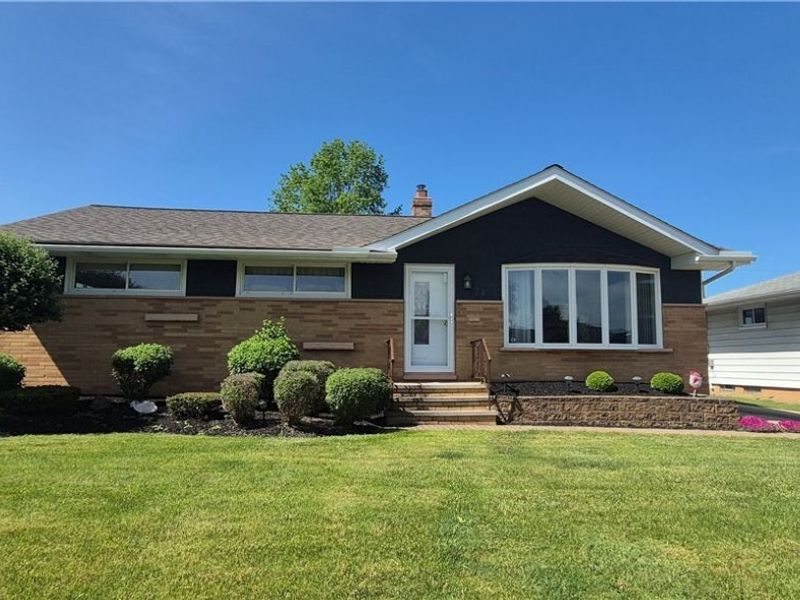 73 E Hillsdale Avenue, Seven Hills, OH 44131 Photo 2