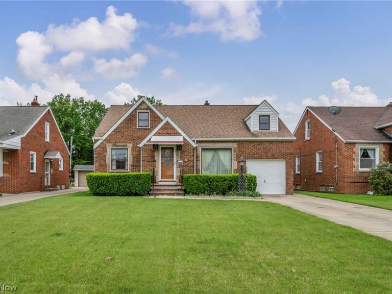 28110 Lake Shore Boulevard, Euclid, OH 44132 Photo 2