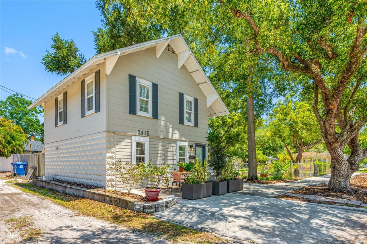 2415 11th Street N, Saint Petersburg, FL 33704 Photo