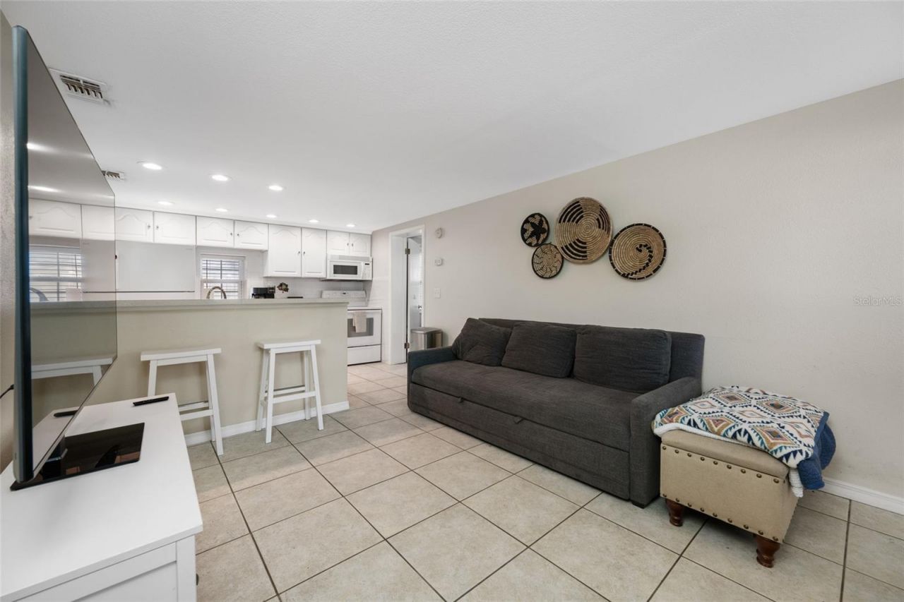 2415 11th Street N, Saint Petersburg, FL 33704 Photo