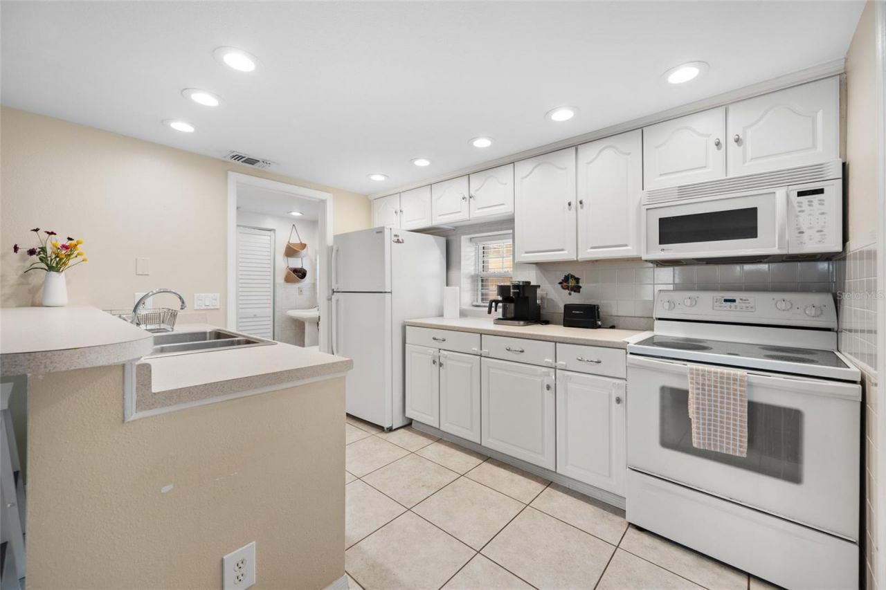 2415 11th Street N, Saint Petersburg, FL 33704 Photo