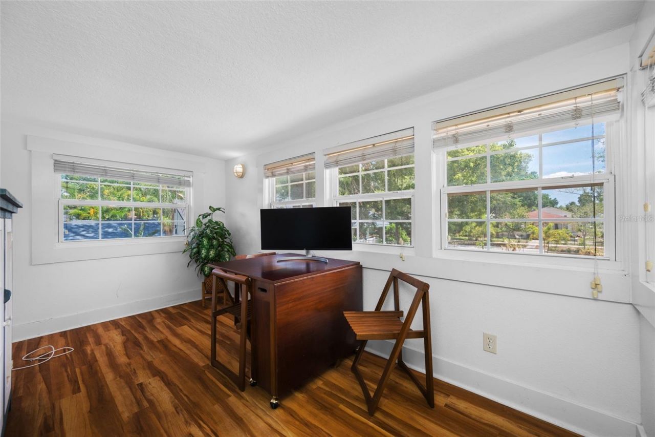 2415 11th Street N, Saint Petersburg, FL 33704 Photo