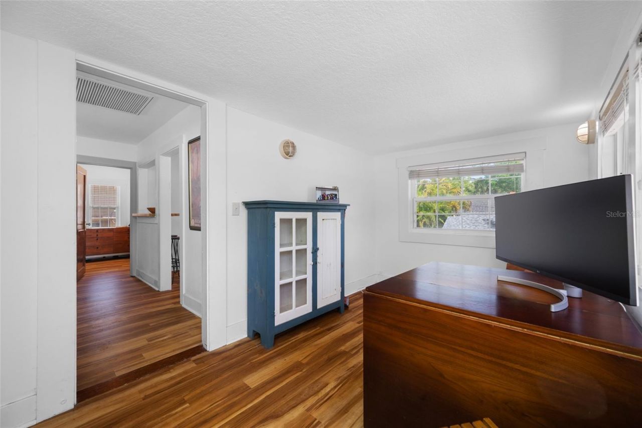 2415 11th Street N, Saint Petersburg, FL 33704 Photo