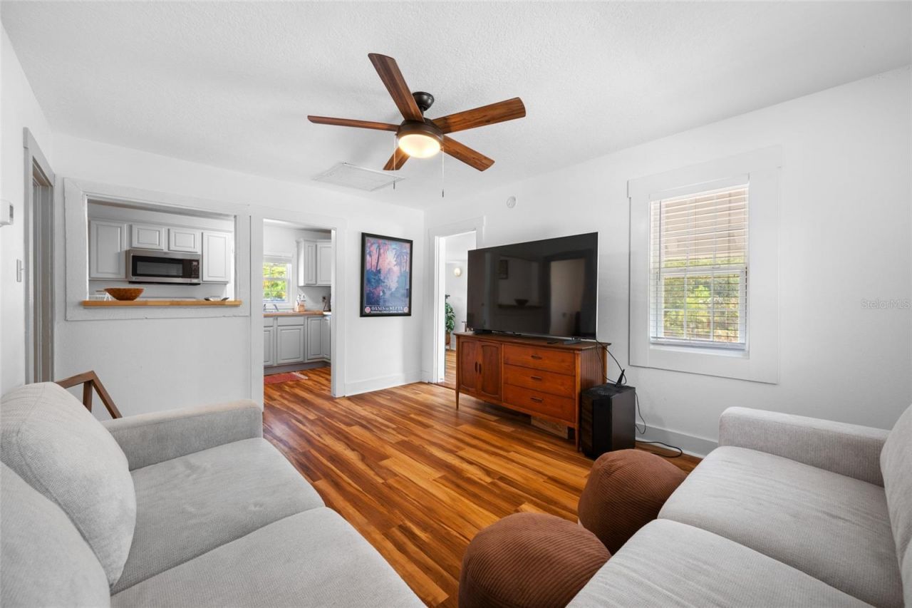 2415 11th Street N, Saint Petersburg, FL 33704 Photo