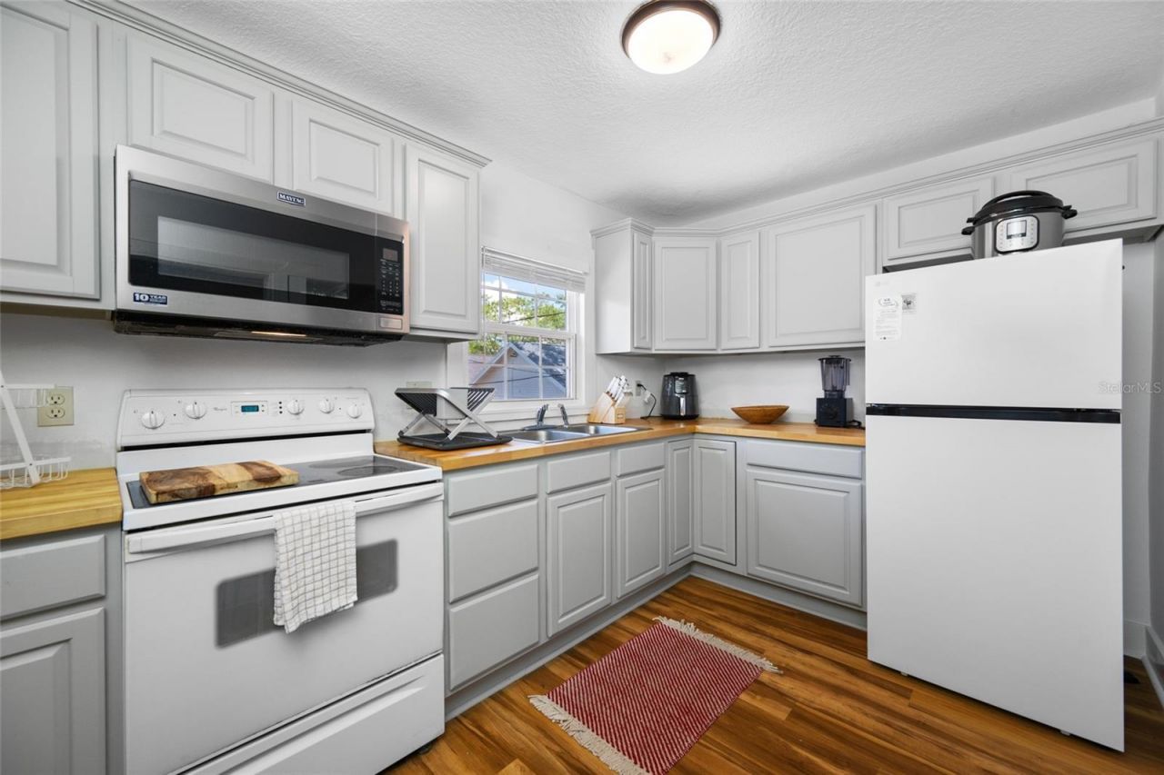 2415 11th Street N, Saint Petersburg, FL 33704 Photo