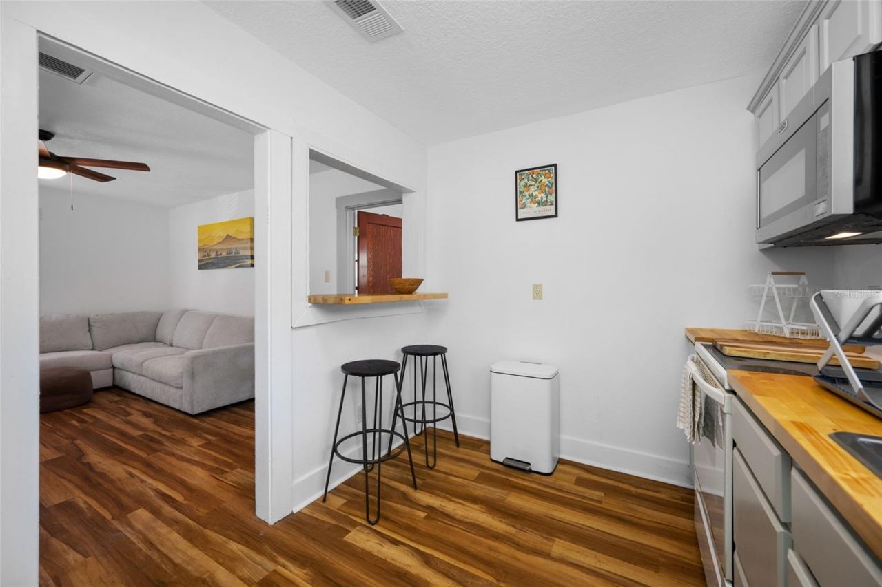 2415 11th Street N, Saint Petersburg, FL 33704 Photo