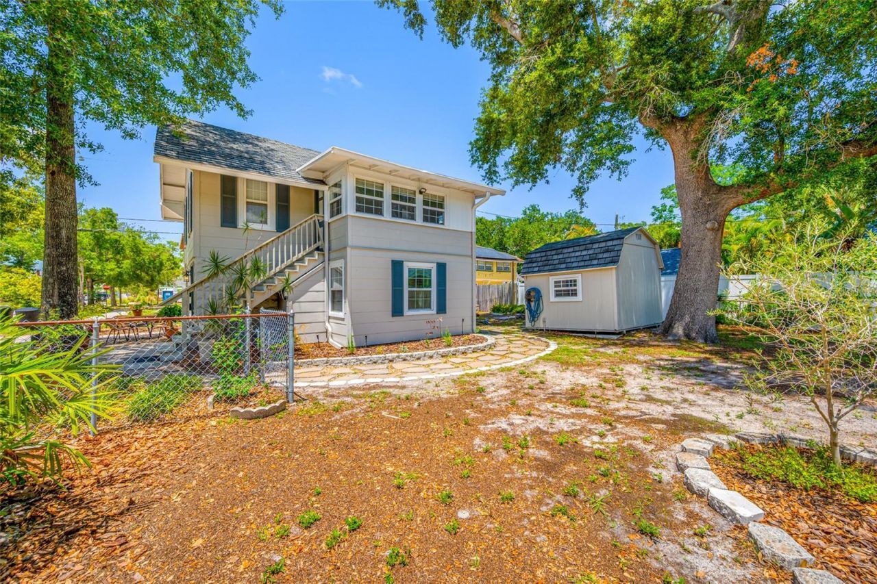 2415 11th Street N, Saint Petersburg, FL 33704 Photo