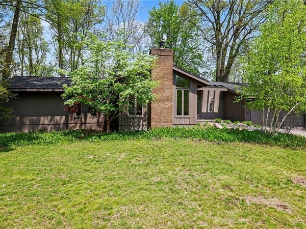8 Lodge Pole Road, Pittsford, NY 14534