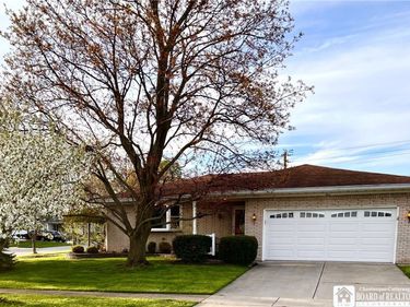 4 Oakwood Drive , Cheektowaga, NY 14227
