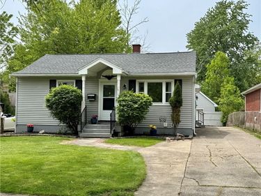 16 Gordon Street , Buffalo, NY 14221