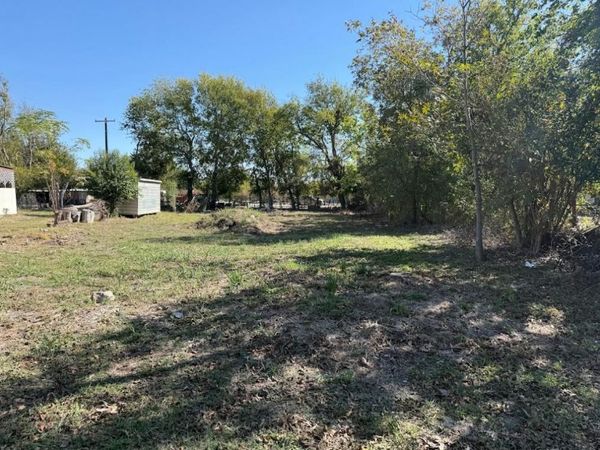 502 S Alamo ST, Bartlett, TX 76511