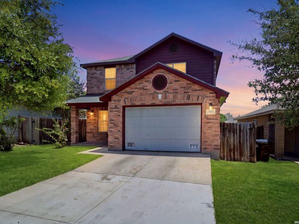 8235 HEIGHTS VLY, Converse, TX 78109